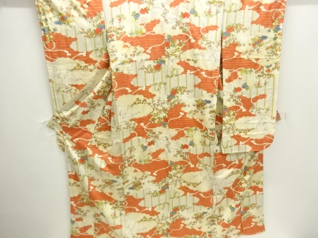 雲取りに草花模様振袖